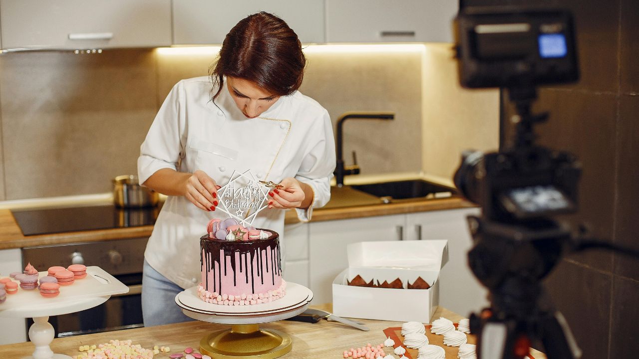 Every Professional Baker Needs Bakels Choc Flake Dark Ctn 2kg