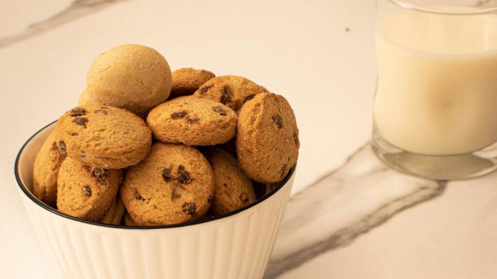 The Convenience of Ready-to-Bake Frozen Cookie Pucks