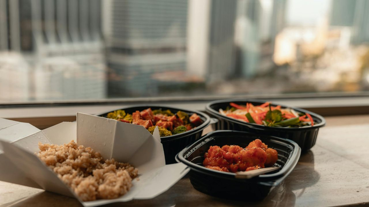 Understanding the 350ml Microwavable White Container 90620